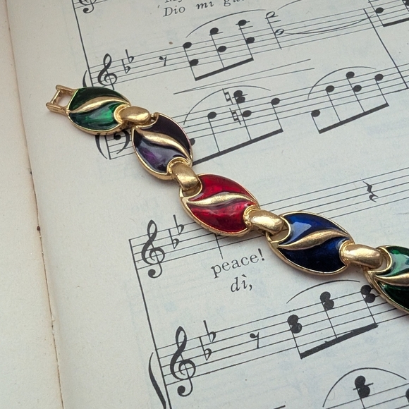 Elegant Multicolor Gold-Tone Bracelet - Picture 3 of 7